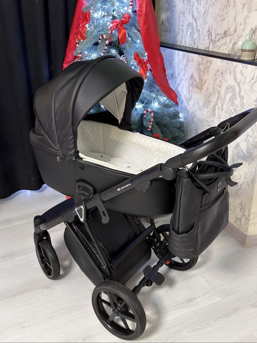 Продам детскую коляску 2в1 Ademex люлька и прогулка