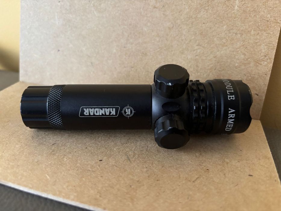Laser zielony Kandar + montaż na szyne R.I.S.