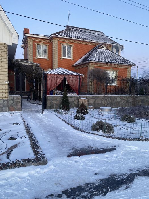 Продам будинок в центрі селища Градизьк Полтавська обл