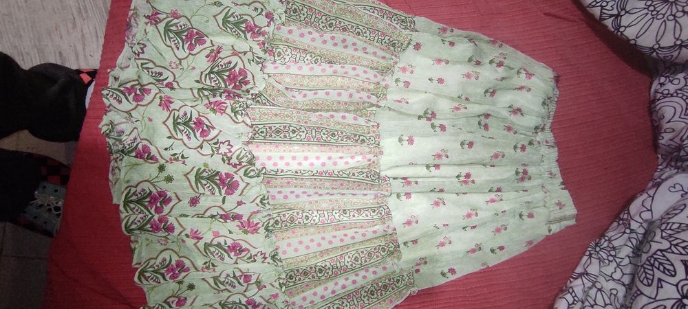 Conjunto de saia e blusa