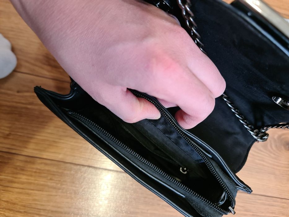 Сумочка чорна!!!