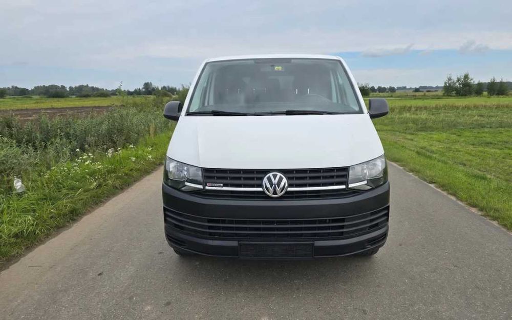 У продажі авто з ЄС Volkswagen Транспортер L2H1 4Motion DSG 2016 року.