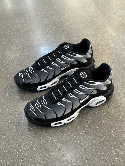Nike Air Max TN Czarny R.42