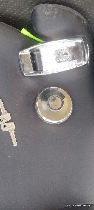 Fiat 126p korek i zamek chrom ST