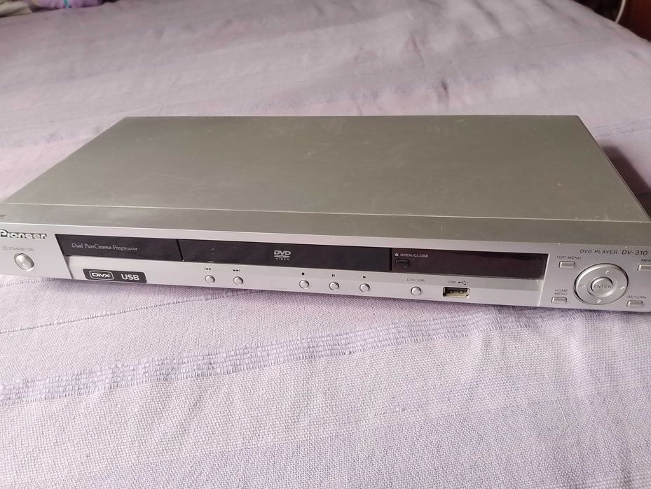 Відеоплеєр Pioneer DV-310-S +пульт+комплект кабелів.