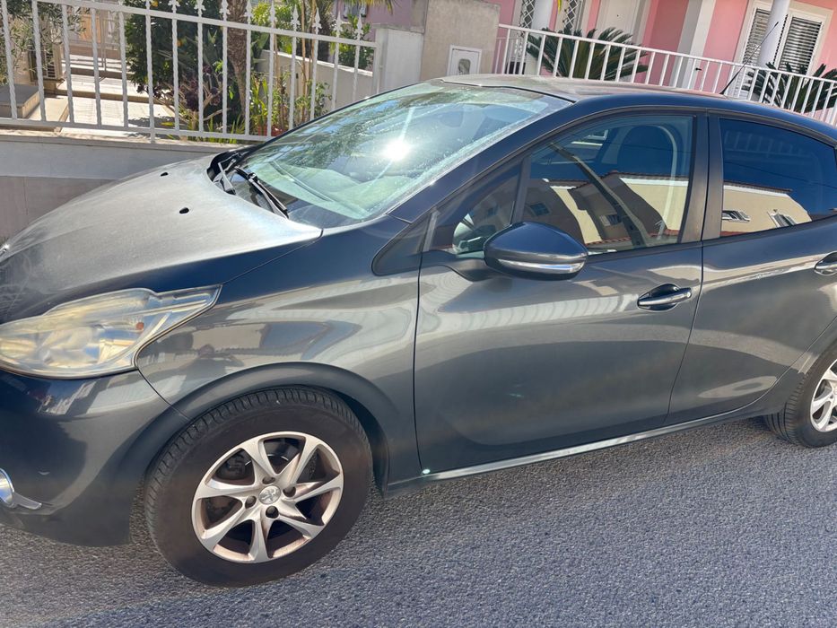 Peugeot 208hdi 2013 — photo 2
