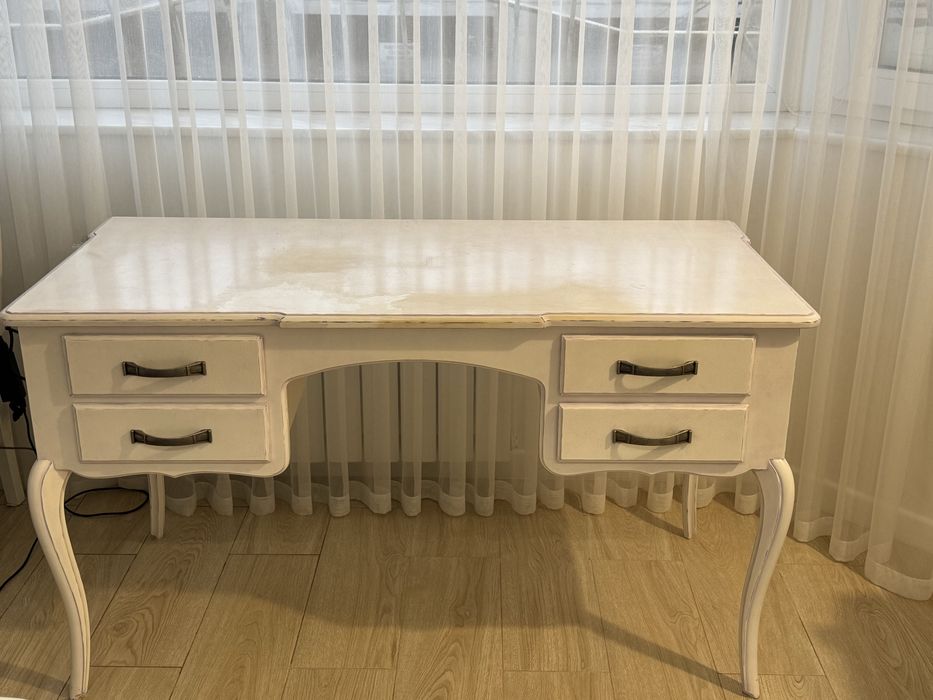 Стол письменный деревянный