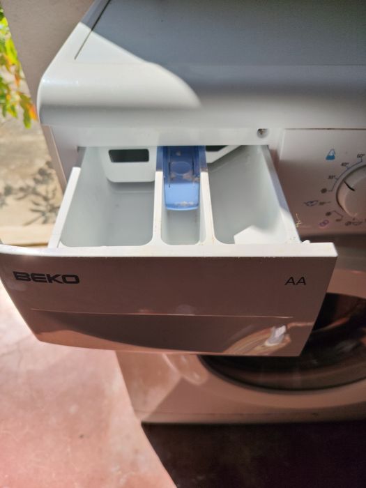 Maquina de lavar roupa Beko, como nova