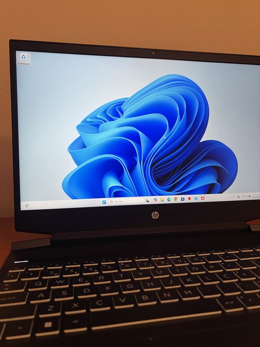 Portátil Gaming HP Pavilion 15 + rato da razer