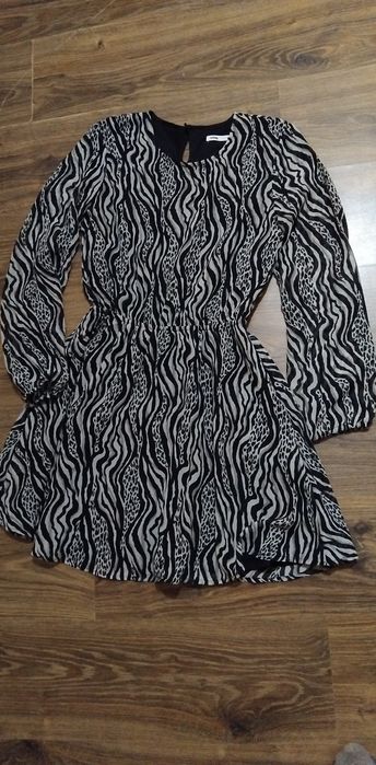 Damska sukienka wyjściowa