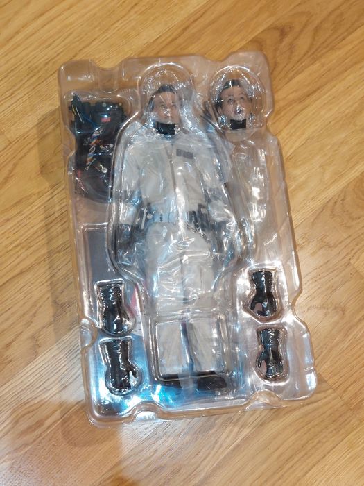 Present toys: 4 figurki z filmu Ghostbusters [skala 1/6]