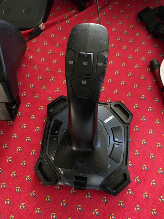 Vendo Logitech G29 + Logitech attack 3