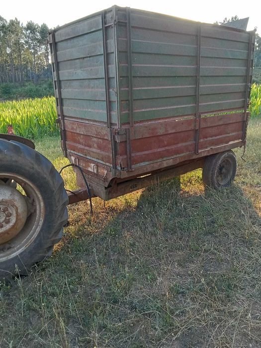 Reboque agrícola