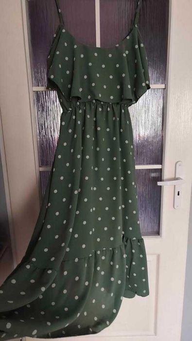 Sukienka khaki w groszki