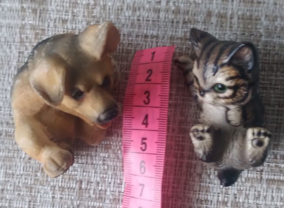 Фигурки щенка и котенка