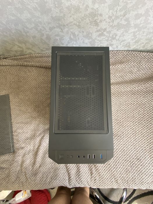 Комп'ютер на Intel Core i7-9700KF, Gigabyte RTX 4060 8GB, 32Gb RAM