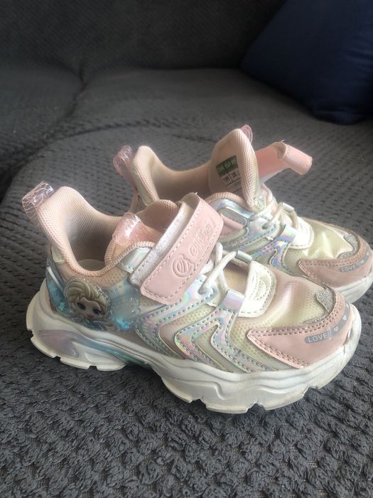 Adidaski Elza 29