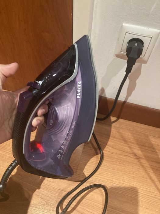 Ferros de engomar Flama e Braun