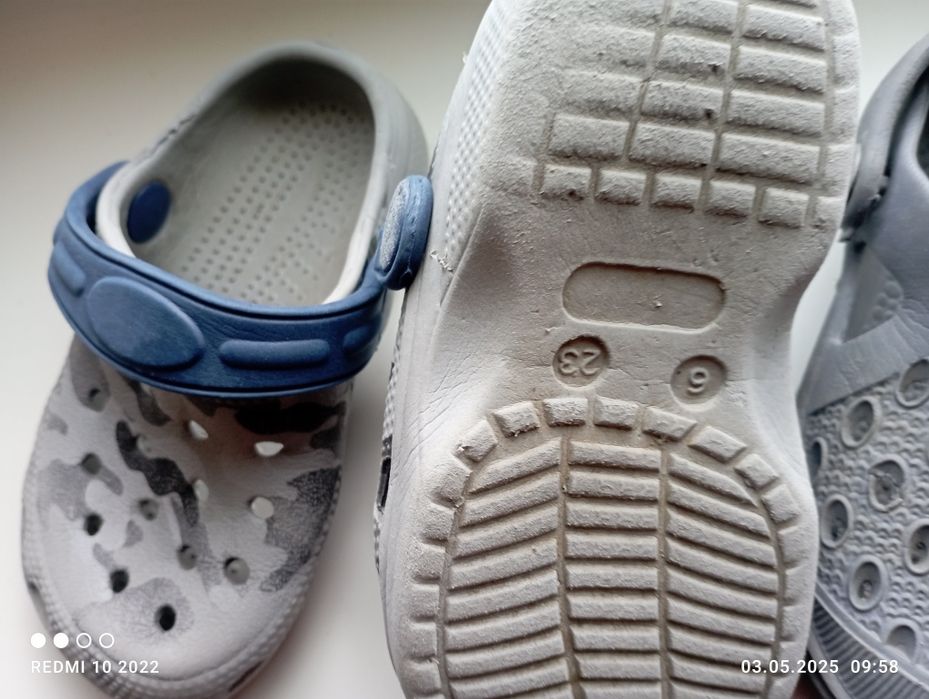 Набір кроксиків .