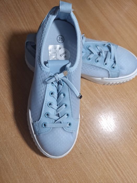 Мокасини жіночі 35 розміру