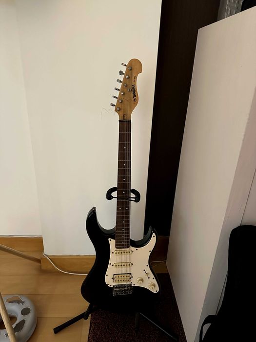 Guitarra Elétrica Yamaha EG112
