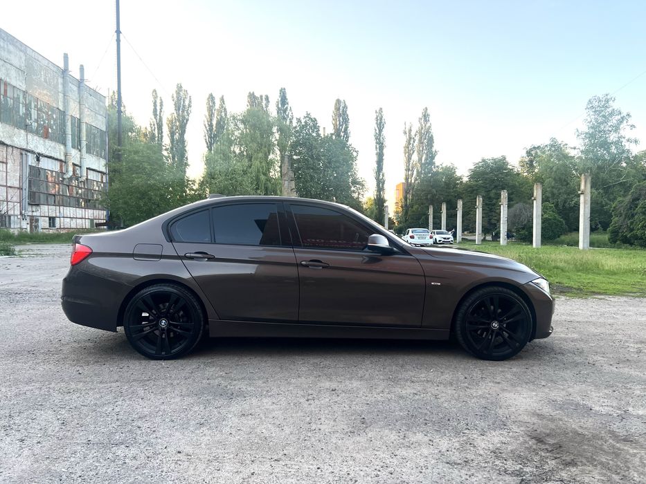 BMW F 30 Офіційний автомобіль