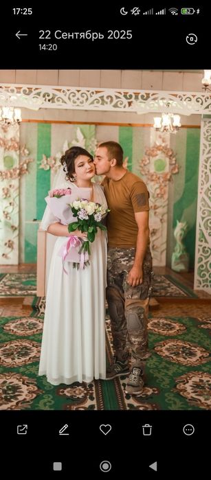 продам весільну сукню