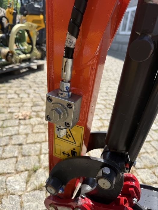 Mini escavadora nova