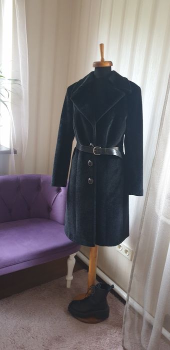 Жіноче демісезонне пальто