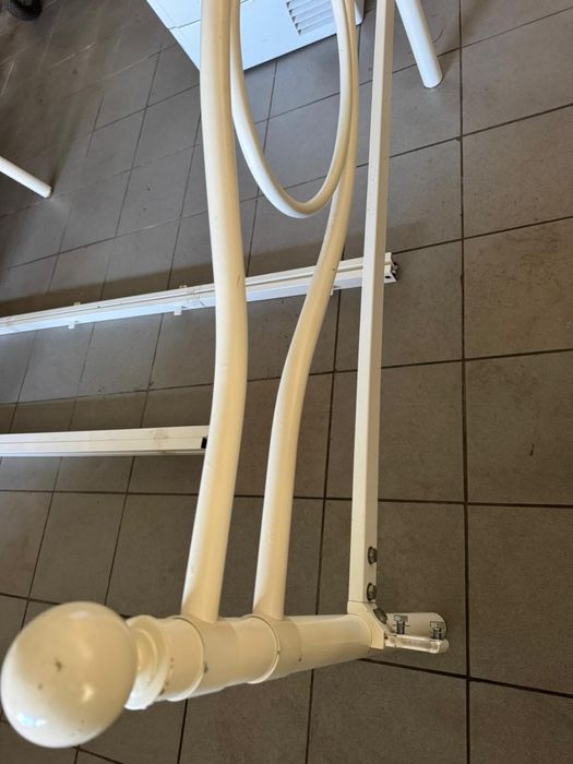 Cama de casal de metal