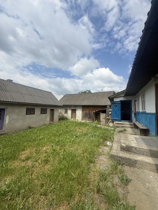 Продаж будинку, ділянка 25 соток, біля Чернівців