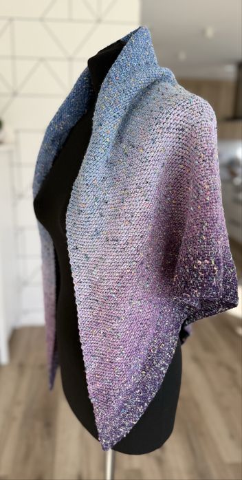 Chusta ombre na szydełku z pastelowymi nopkami - klasyk