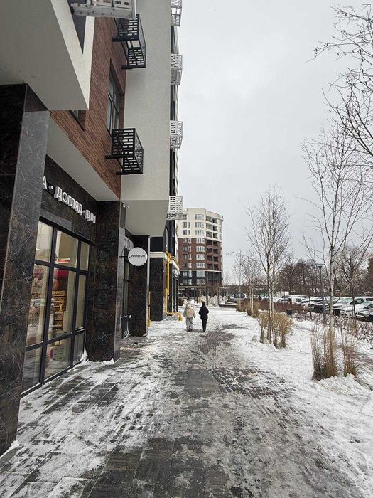 Оренда фасадного приміщення, новий ЖК, ремонт