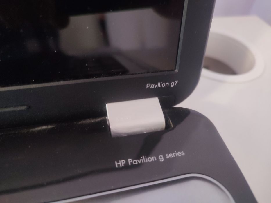 HP Pavilion g7-1219wm 17" не робочий.