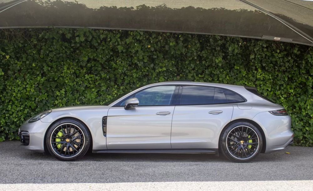 Porsche Panamera Sport Turismo 4 E-Hybrid 10 Years Edition