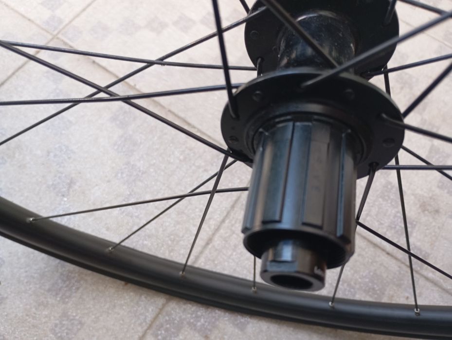 Road Wheels64862128045954125