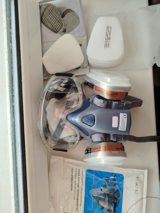 Респиратор ПОЛУ маска 16 в 1 с угольными фильтрами  и защитными очками