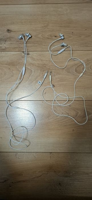 Słuchawki białe MI dwie pary