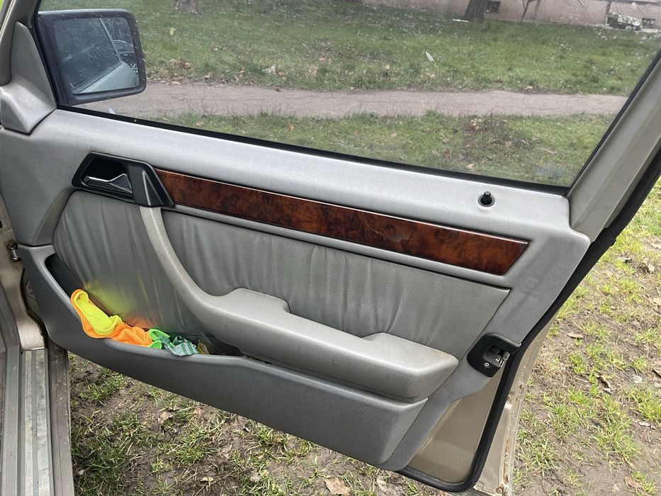 Продам мерс в хорошем состоянии