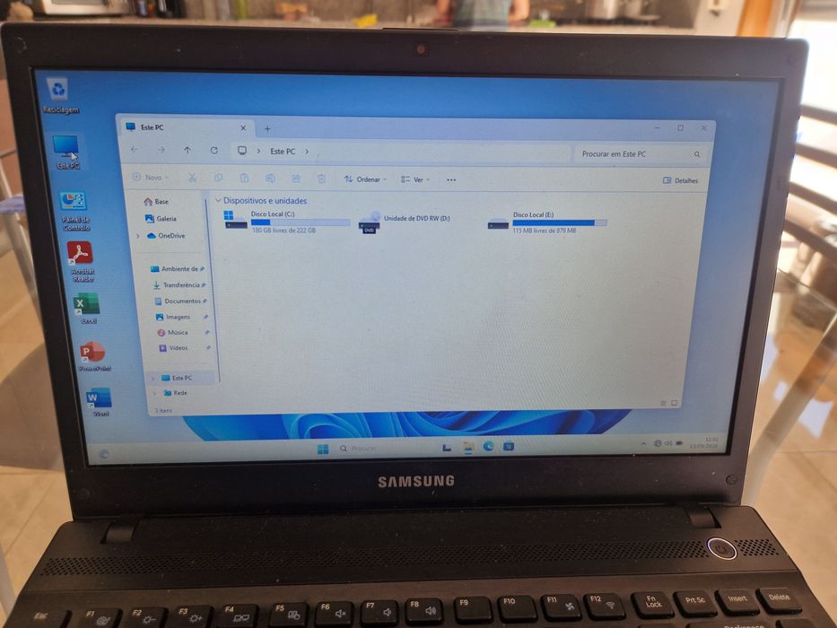 Samsung  NP300V3A   Core  i5