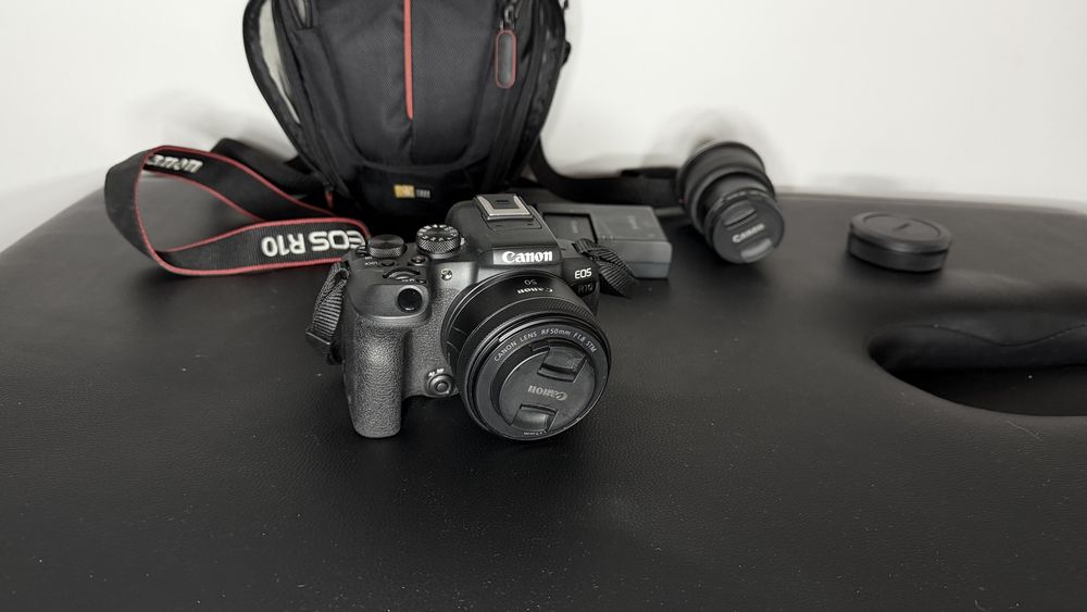 Продаю бездзеркальний фотоапарат Canon EOS R10 з двома об’єктивами та аксесуарами