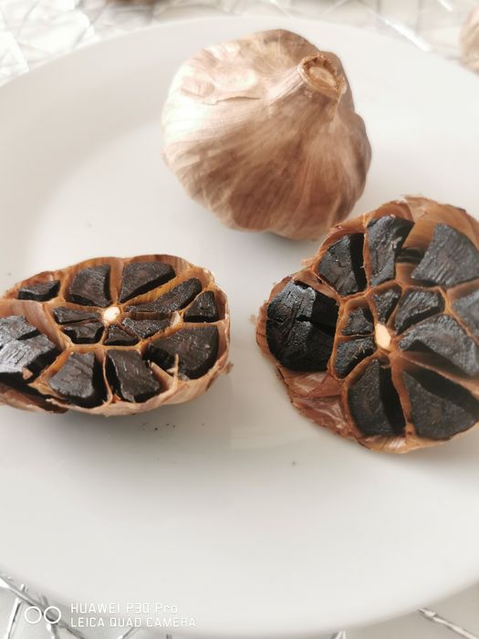 Czarny czosnek glowki 1kg 2 główki gratis