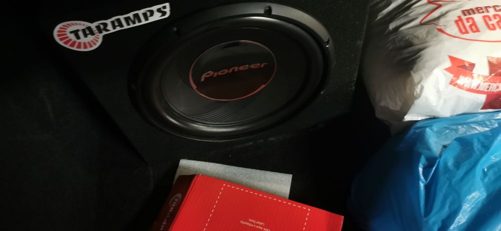 Subwoofer e amplificador