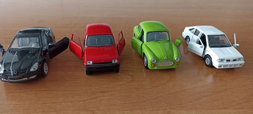 Samochody różne kolekcjonerskie 4 sztuki
