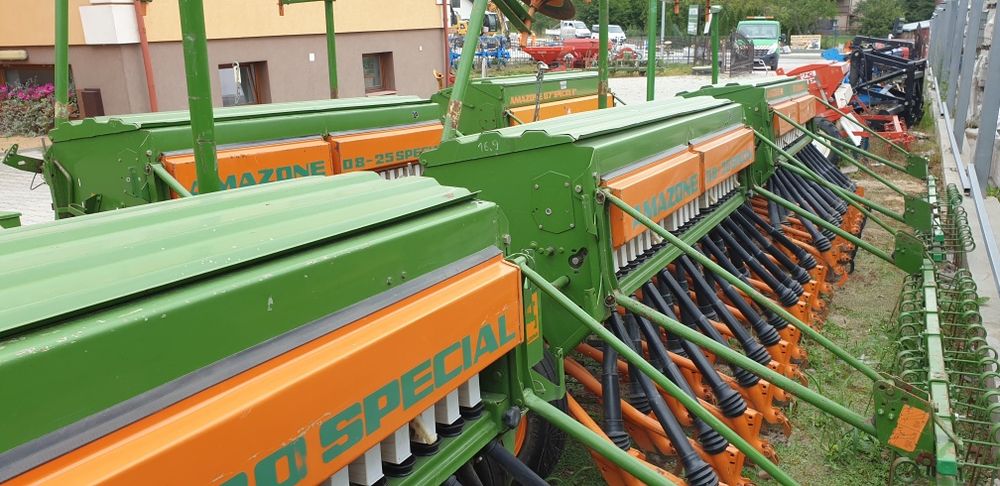 Siewnik AMAZONE D7 (D8) 2.5-3 m  ścieżki drobny wysiew Transport