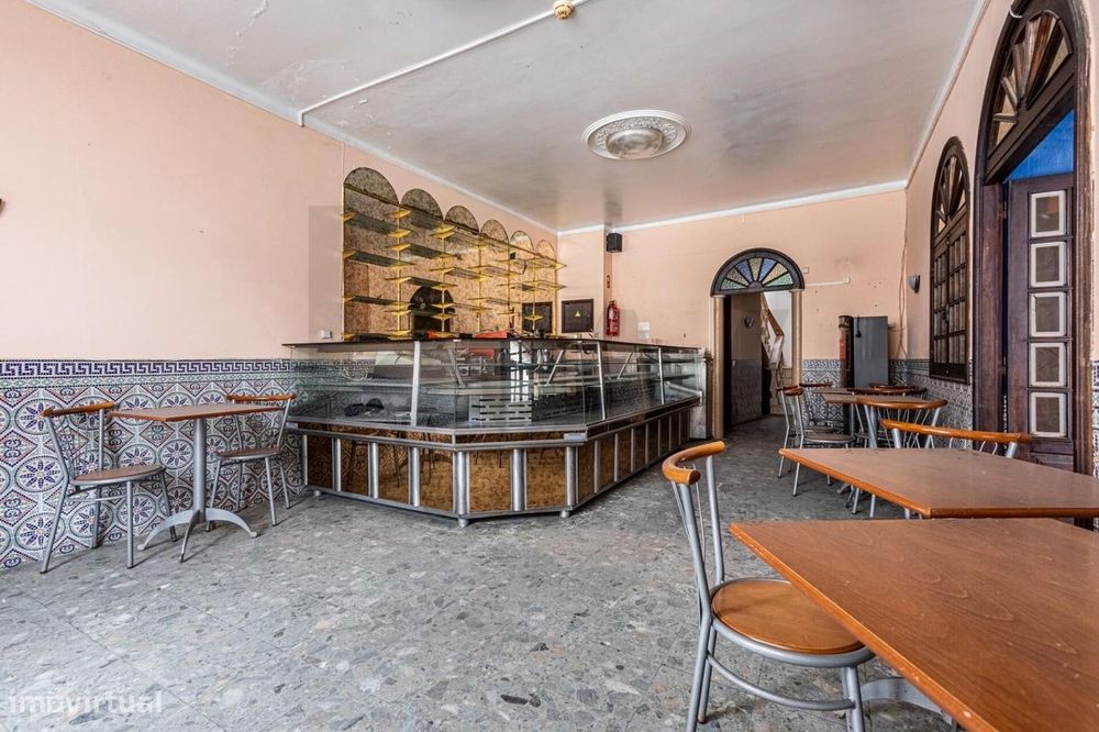 Espaço Comercial de Traça Única c/ Potencial para Loft – Centro de Alc
