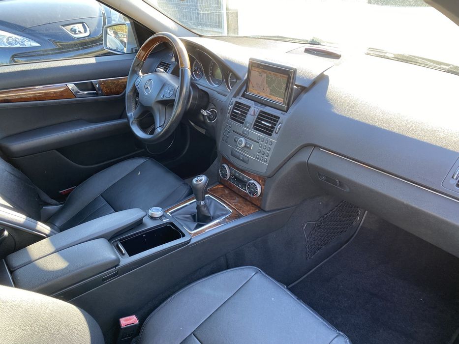 Mercedes-Benz C220 CDI - GPS - DVD - Nacional
