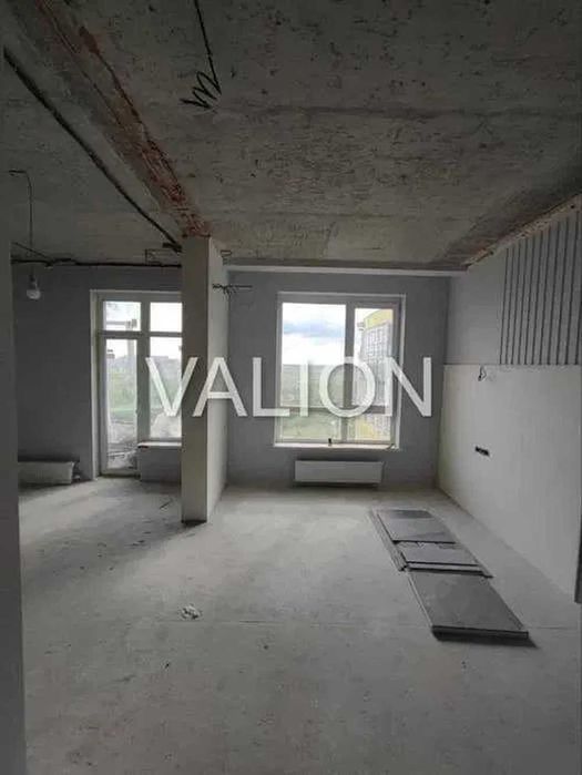 Продаж дворівневої квартири без ремонту ЖК Медовий вул. Кадетський Гай