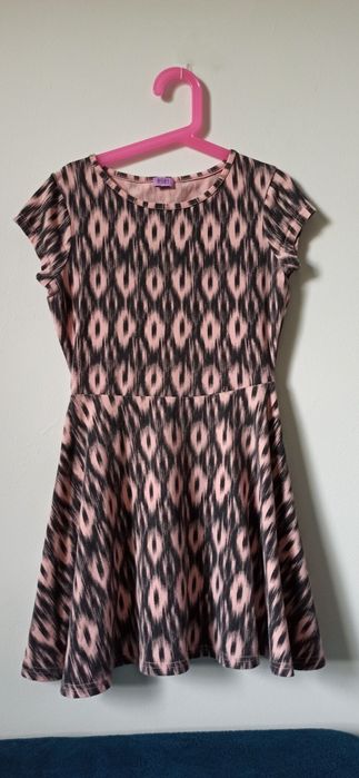 Sukienka F&F 128 w prążki , w kółeczka