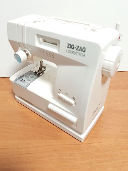 Швейная машинка Zig-zag